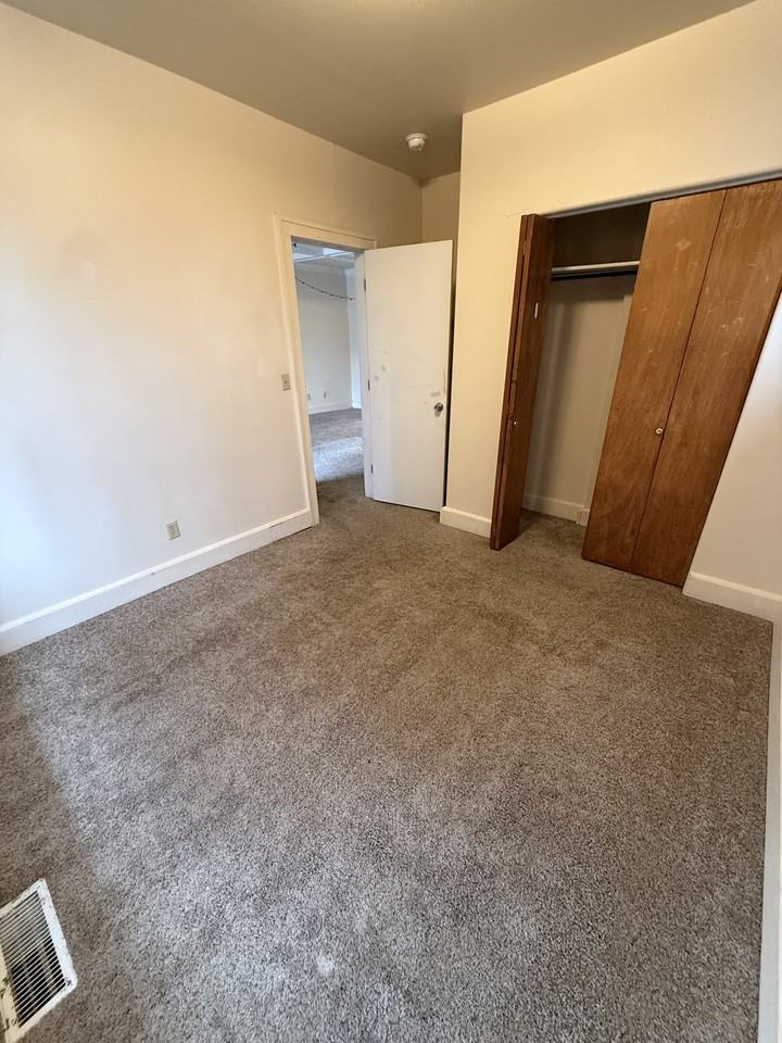 312 8th St S #312-8thSTS - Photo 7 of 9