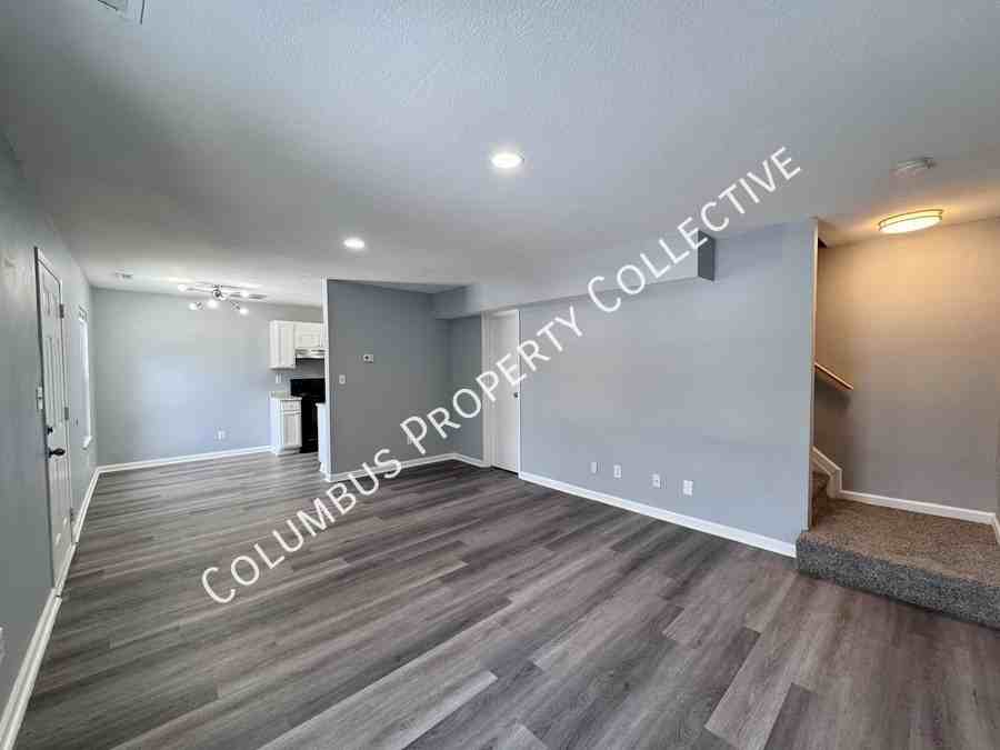 3265 E Mound St - Photo 4 of 9