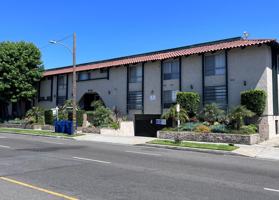 featured image of 4141 W Rosecrans Ave
