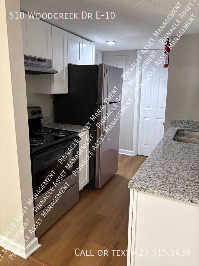 510 Woodcreek Dr - Photo 5 of 25