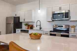 608 Parkview Dr #608 - Photo 1 of 1