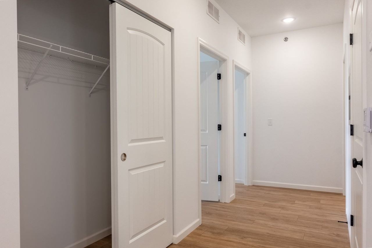608 Parkview Dr #608 - Photo 7 of 50