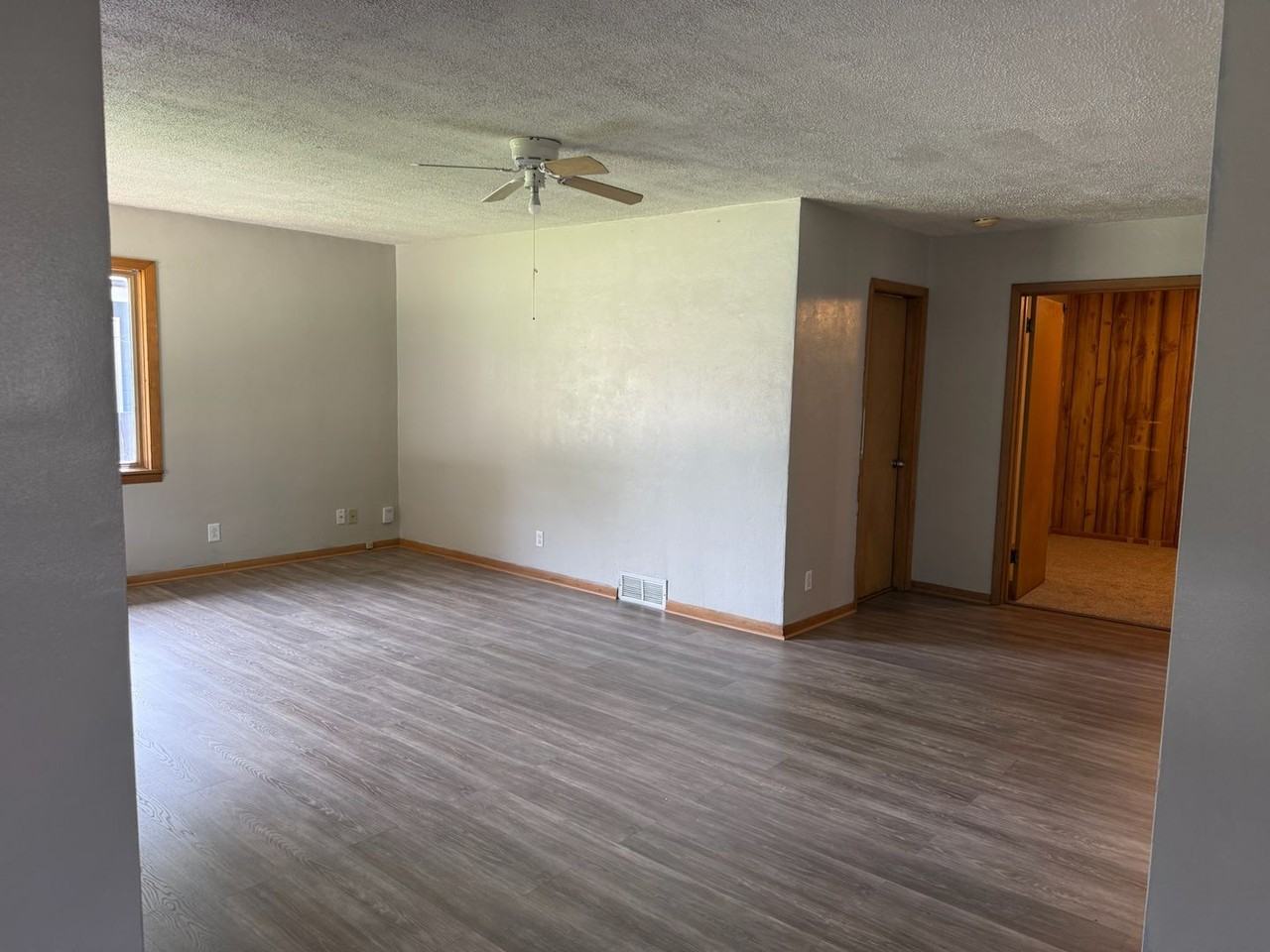 815 Charles St - Photo 2 of 9
