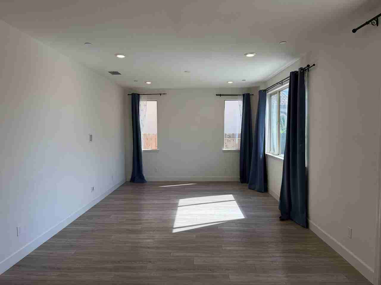 9486 Cheverny Way - Photo 4 of 32