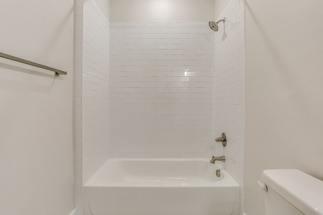 3145 Forest Park Blvd - Photo 7 of 46