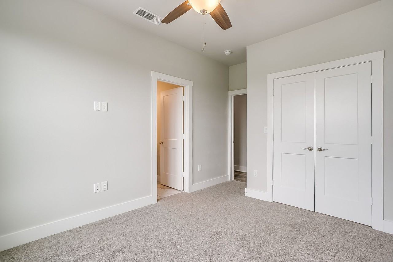 2716 Forest Park Blvd - Photo 3 of 37