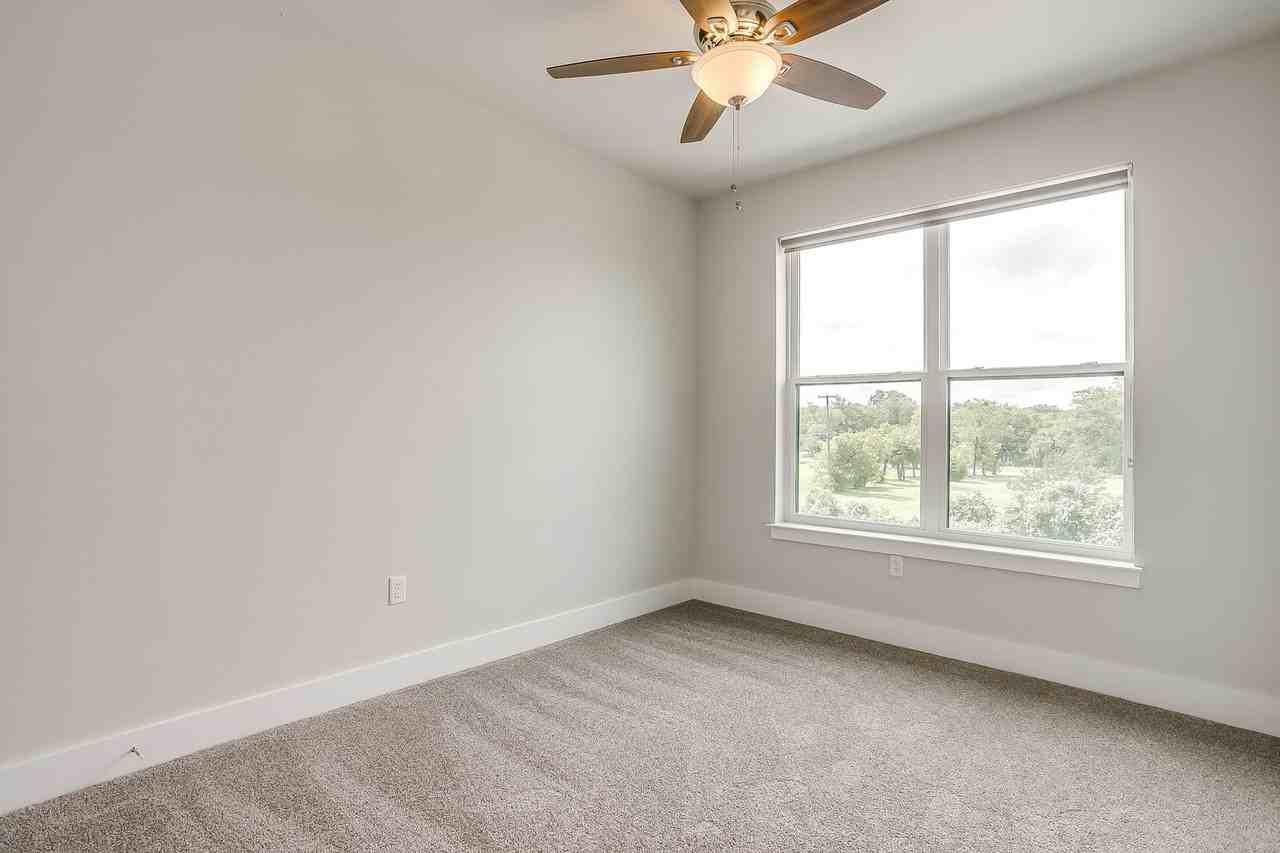2718 Forest Park Blvd - Photo 2 of 37