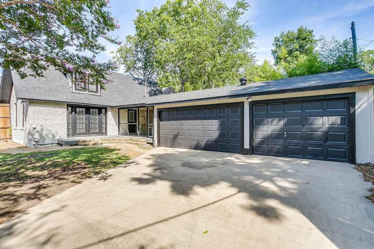 3257 Greene Ave - Photo 4 of 50