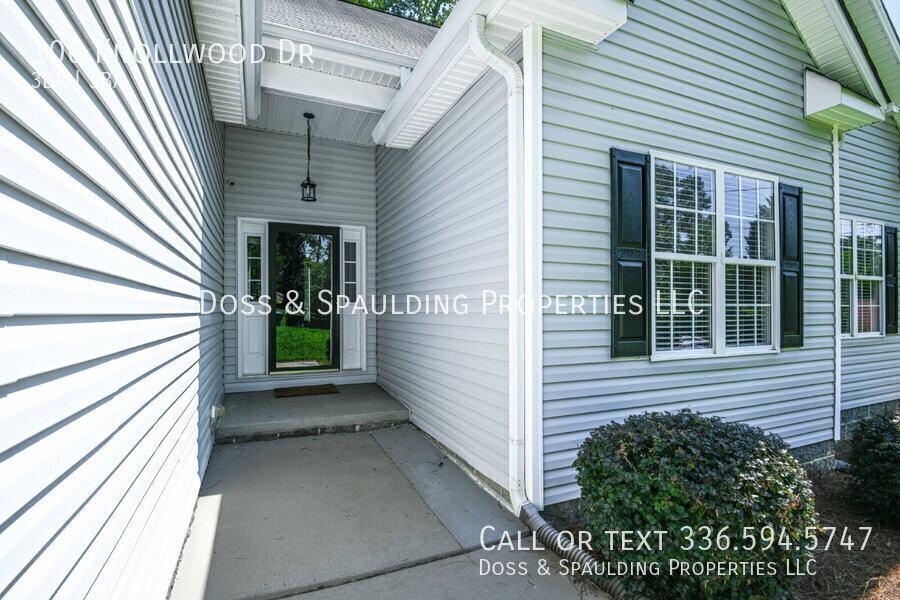106 Knollwood Dr - Photo 4 of 36