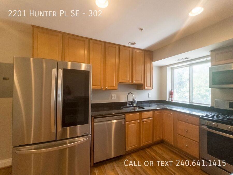 2201 Hunter Pl Se #302 - Photo 4 of 21