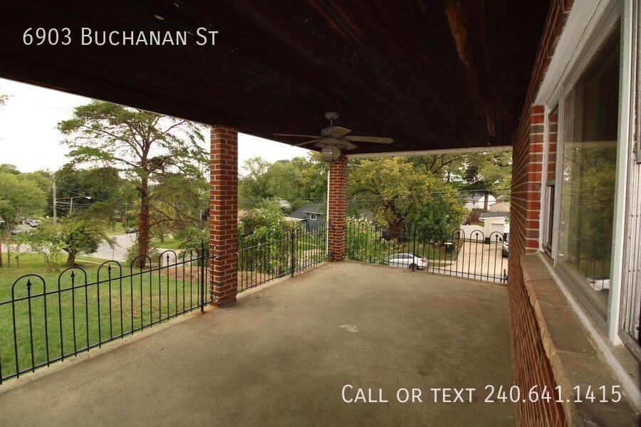 6903 Buchanan St - Photo 3 of 28