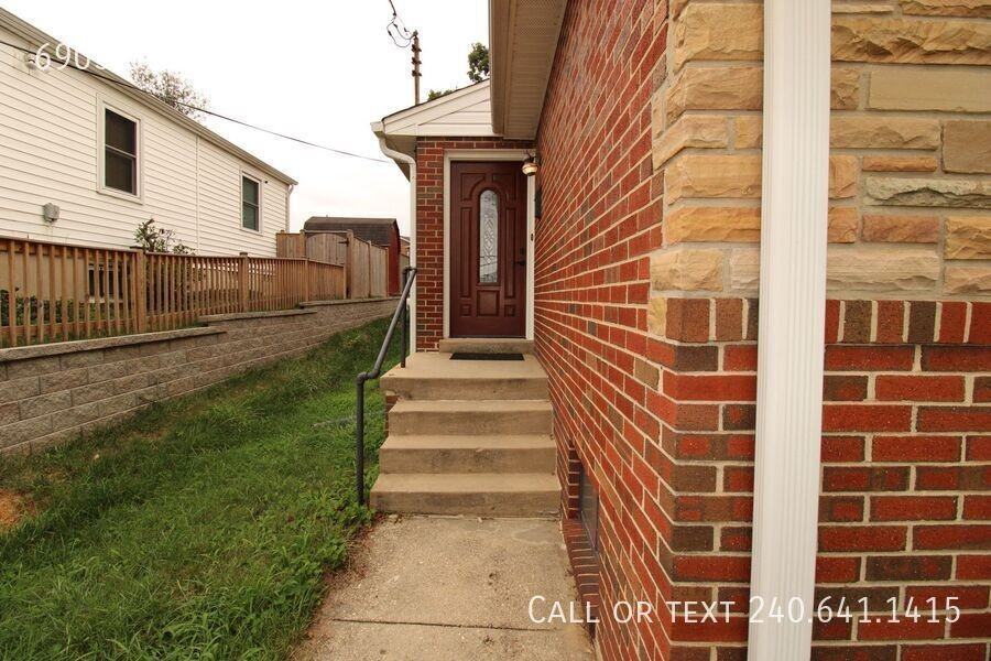 6903 Buchanan St - Photo 4 of 28