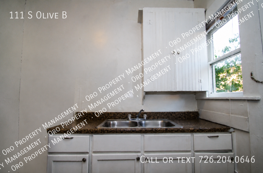 111 S Olive B - Photo 3 of 7