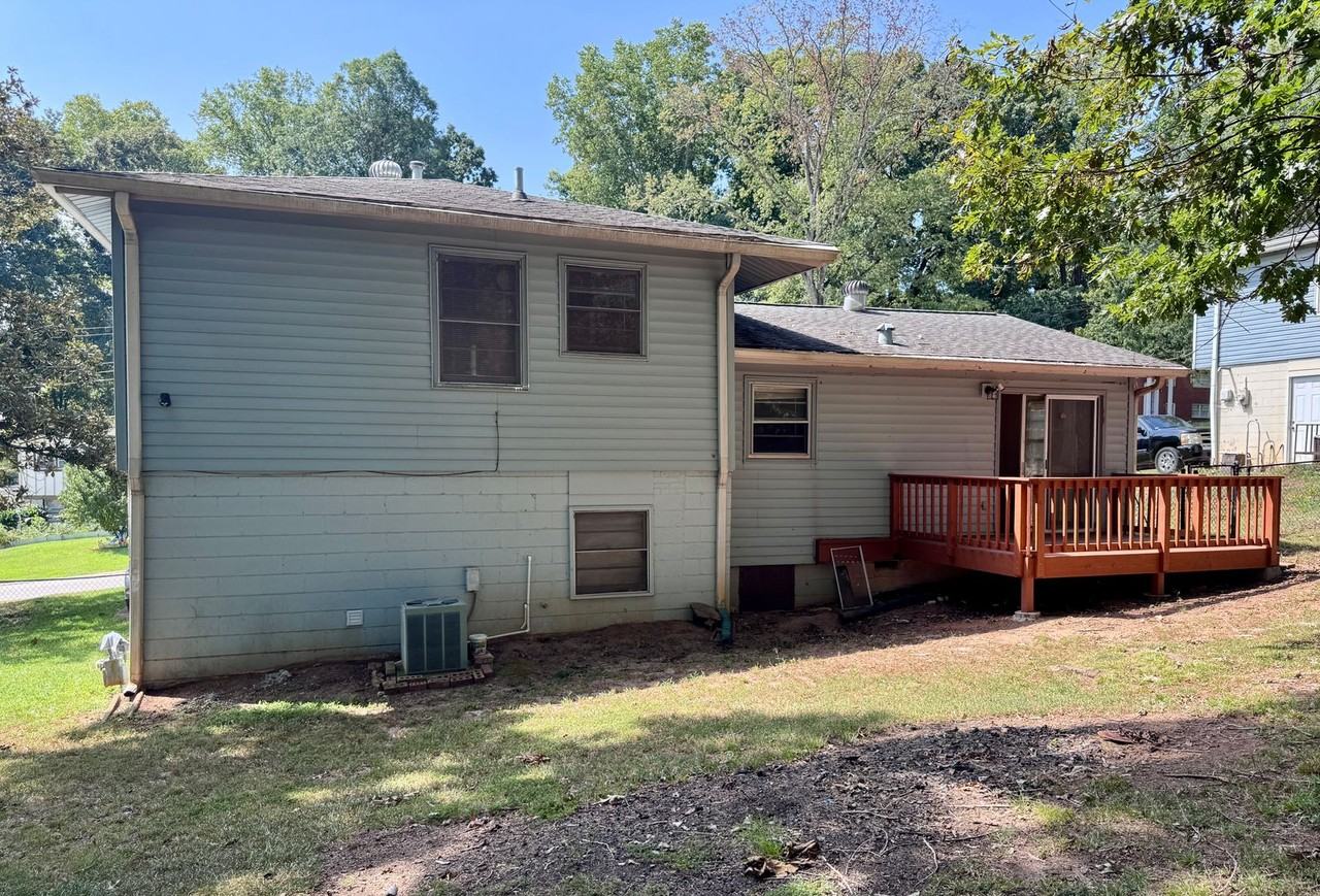 430 Windsor Dr - Photo 2 of 21