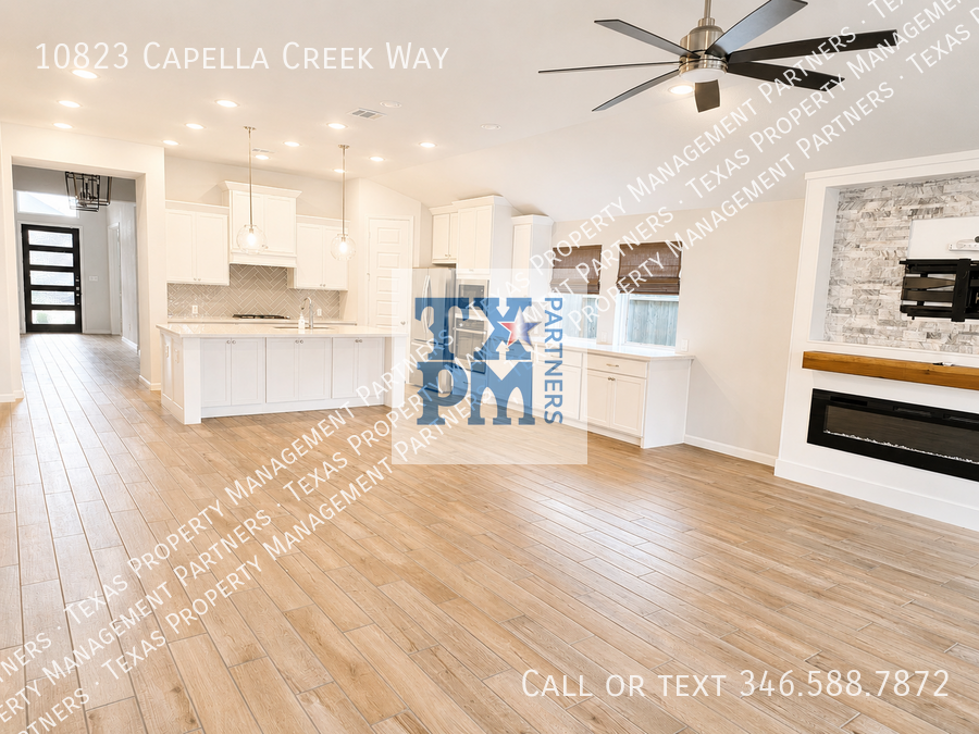 10823 Capella Creek Way - Photo 4 of 9