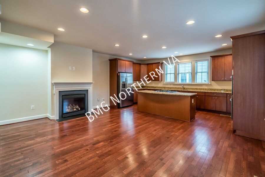 3316 Kemper Rd - Photo 4 of 22