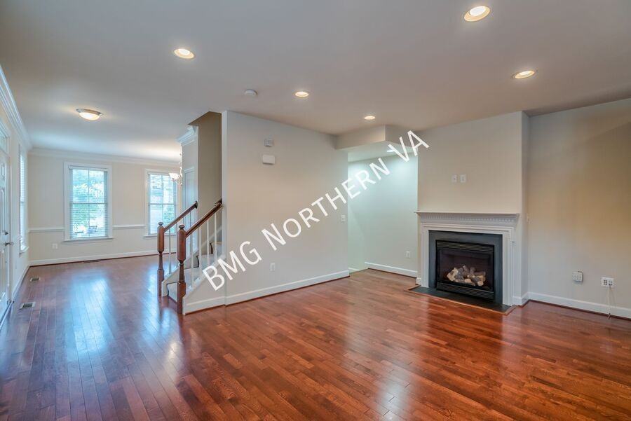 3316 Kemper Rd - Photo 5 of 22