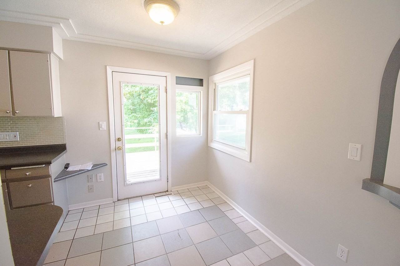 2114 24th St Nw - Photo 5 of 29