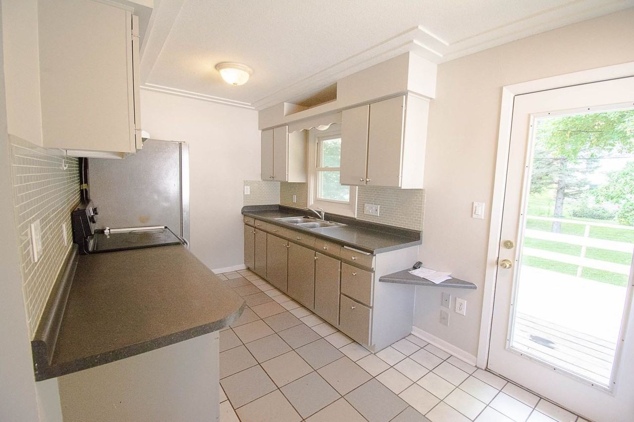 2114 24th St Nw - Photo 6 of 29