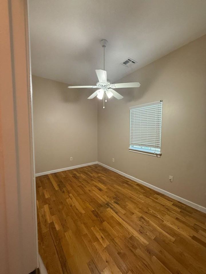2514 Cleveland Ave - Photo 4 of 8