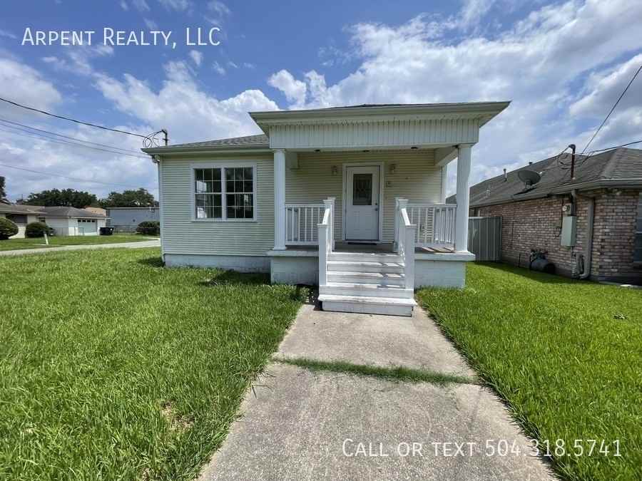 2121 Montesquieu St - Photo 2 of 21