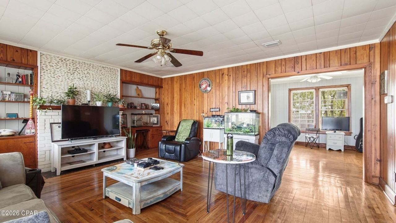 304 Allen Ave - Photo 3 of 17