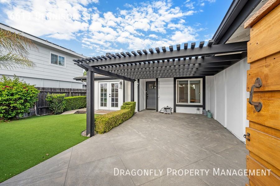 6611 Dennison St - Photo 6 of 31