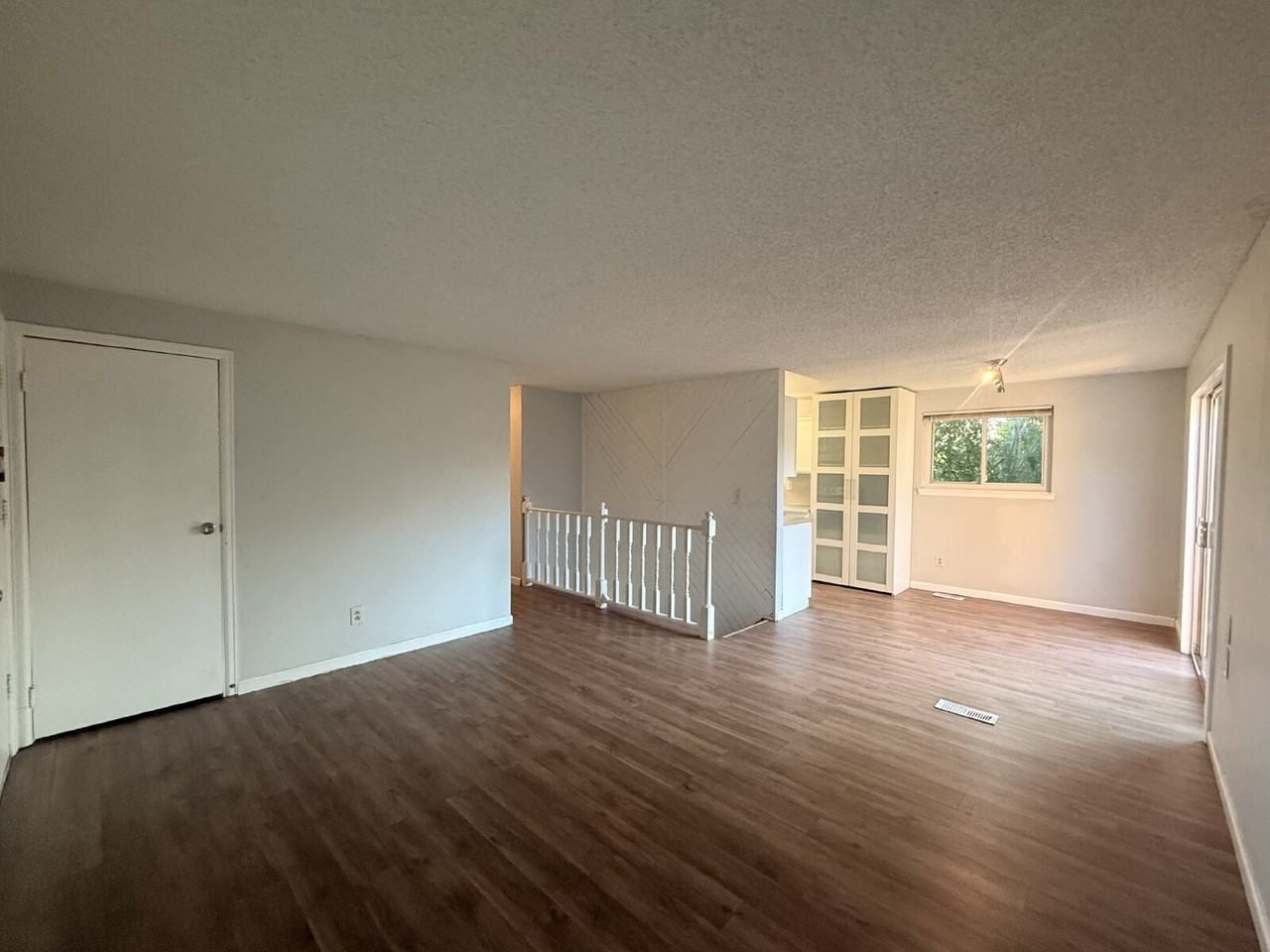 1286 Croke Dr - Photo 3 of 26