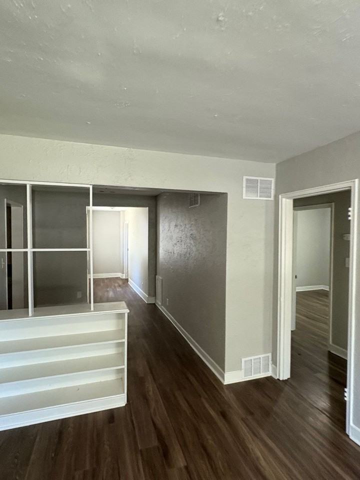 3904 Kimball Ave - Photo 7 of 25
