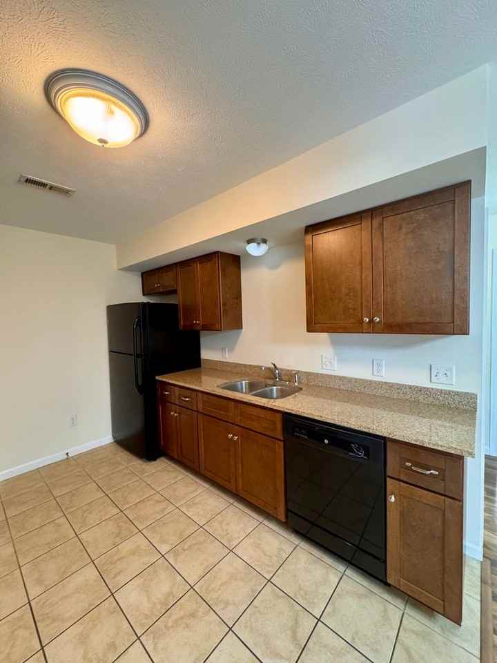 1029 Shenandoah St #107 - Photo 6 of 14