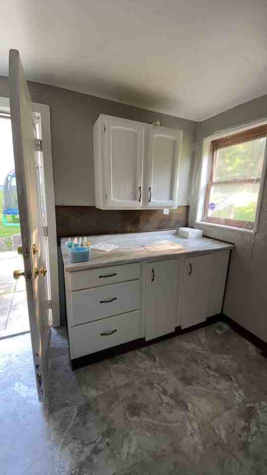 633 Forrest St - Photo 3 of 10