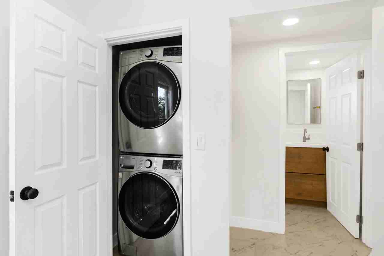 4554-58 North Ave - Photo 5 of 50