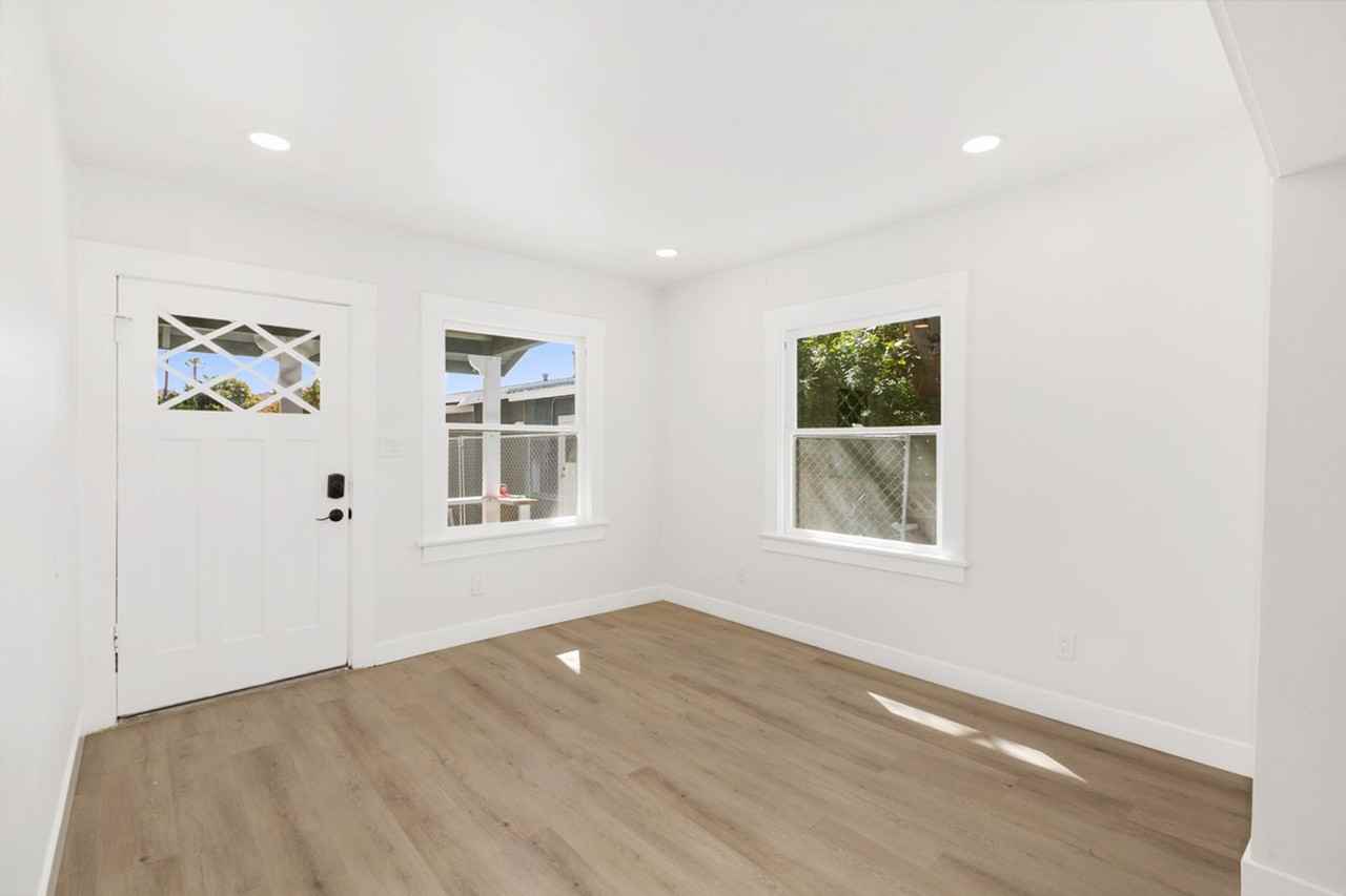 4554-58 North Ave - Photo 7 of 50