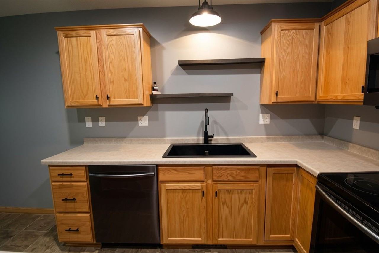 3057 Venice Ln Nw - Photo 3 of 25