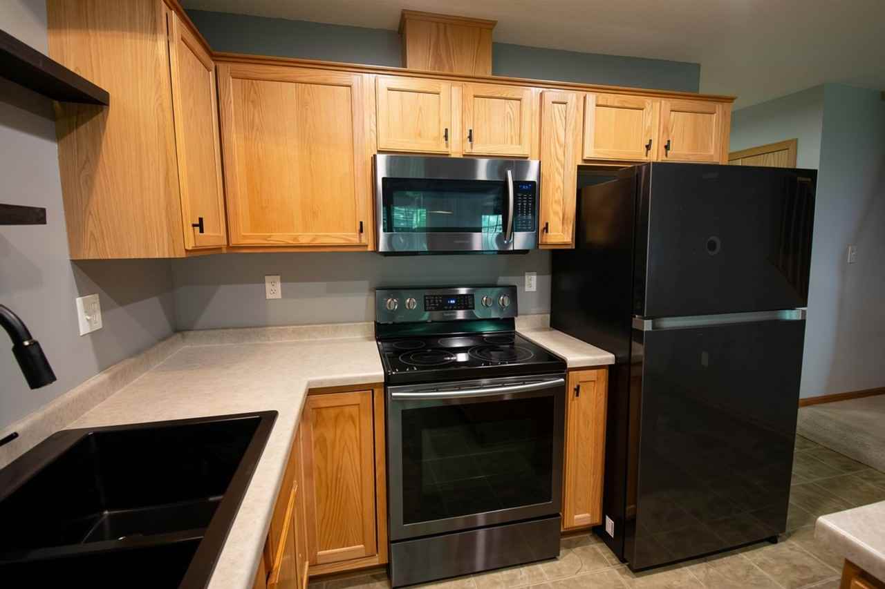 3057 Venice Ln Nw - Photo 4 of 25