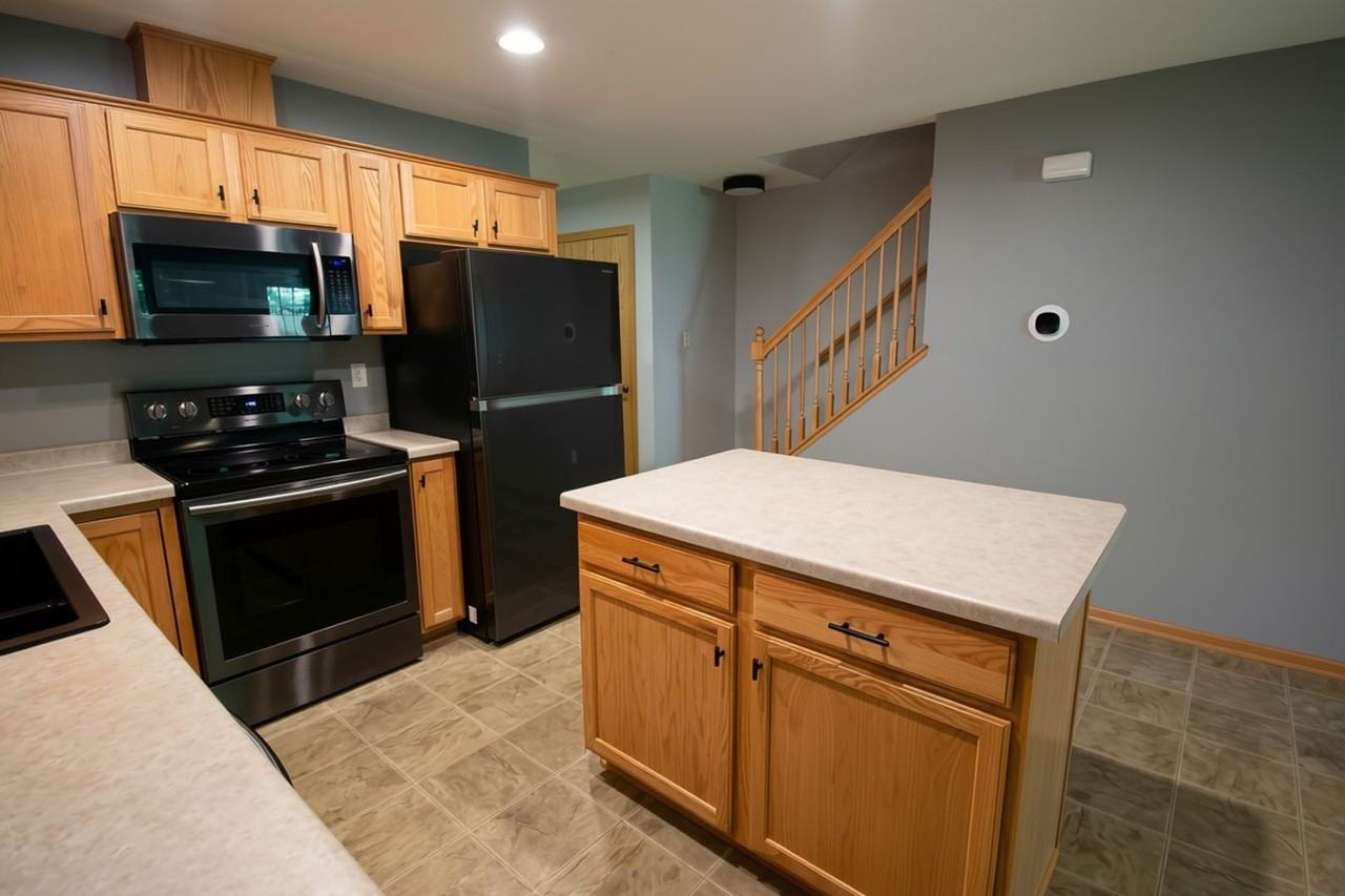3057 Venice Ln Nw - Photo 5 of 25