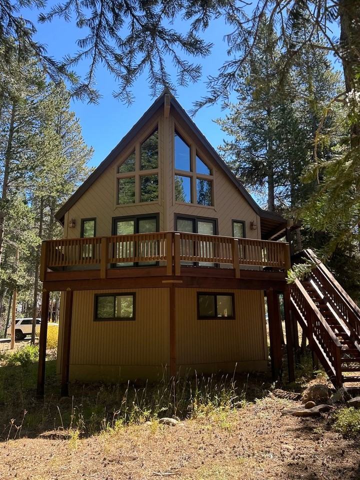 11368 Lucerne Ln