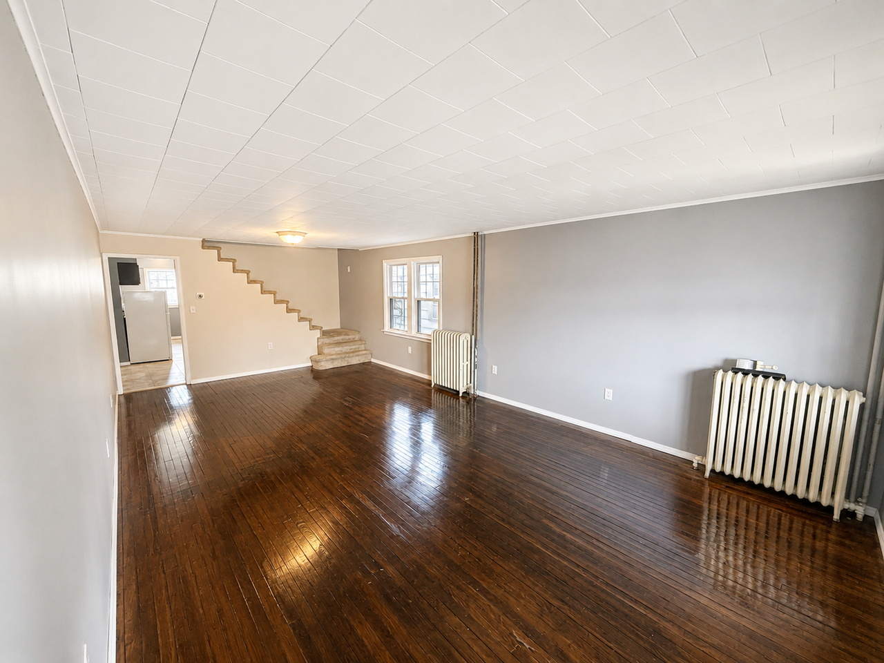 561 Northampton St - Photo 2 of 15