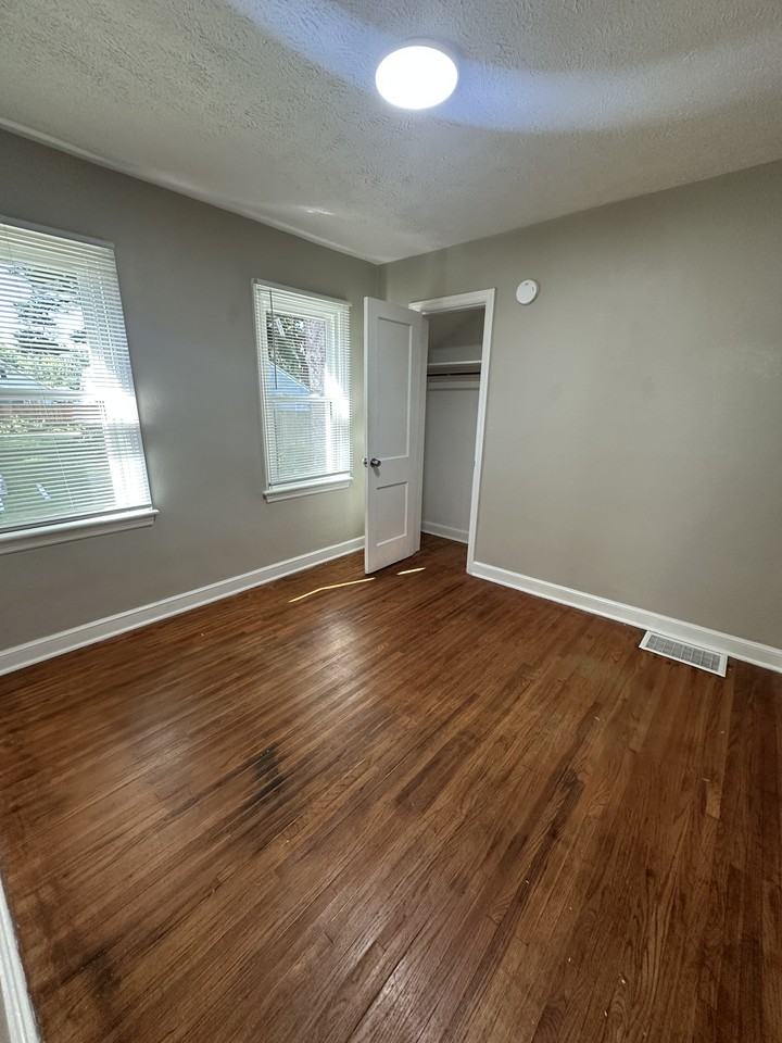 231 Sheridan Dr - Photo 7 of 13