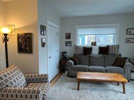 featured image of 94 Upper Main St