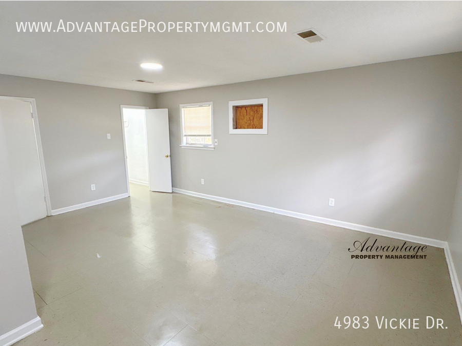 4983 Vickie Dr - Photo 6 of 27