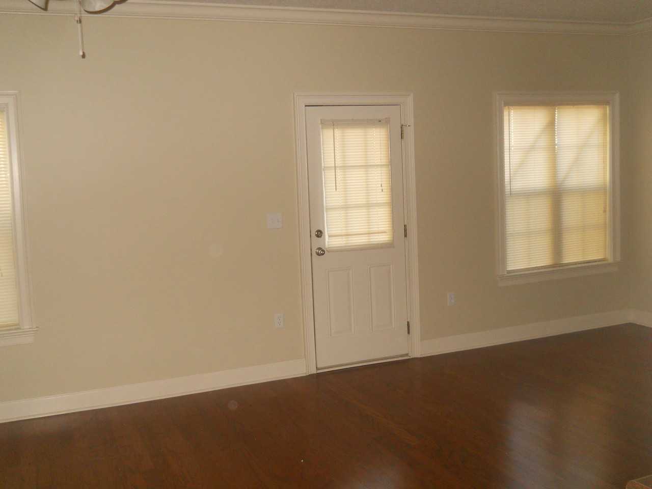 3406 N Barack Obama Blvd Apt H - Photo 2 of 12