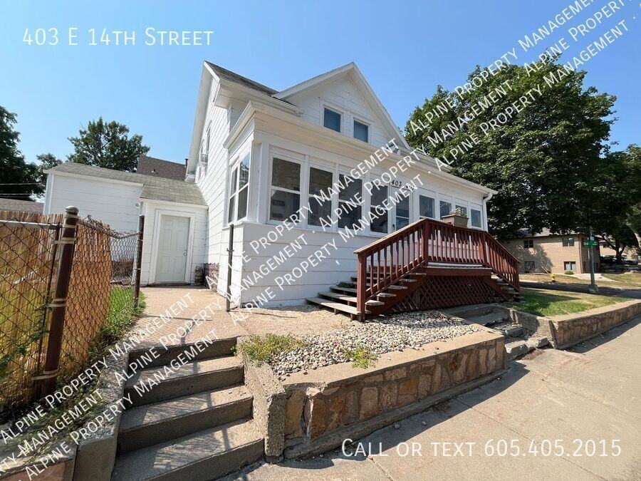 403 E 14th St