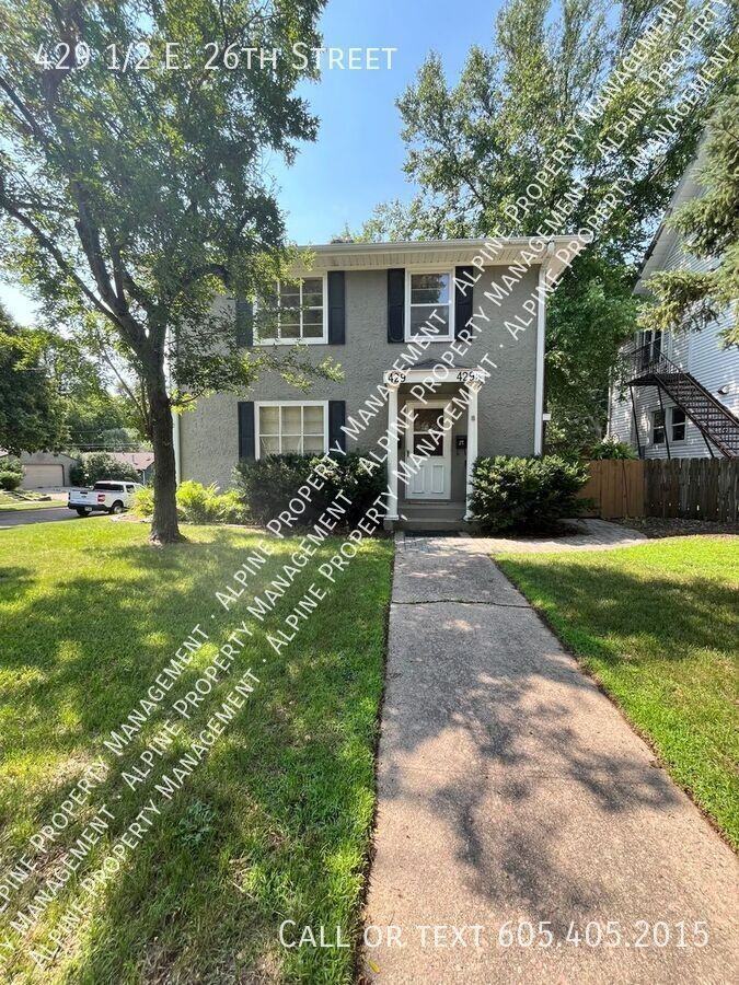 429 1/2 E 26th St - Photo 2 of 25