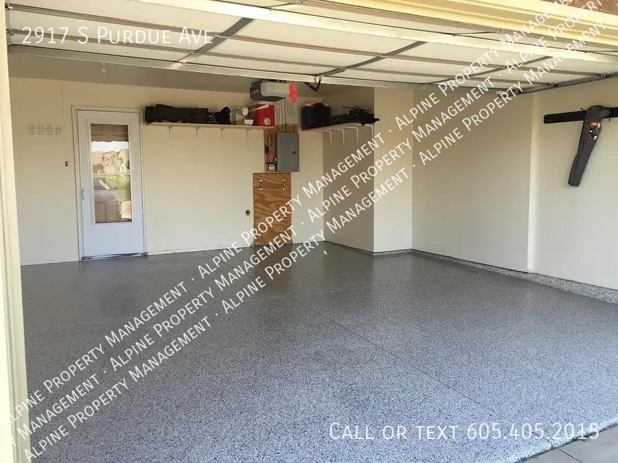 2917 S Purdue Ave - Photo 3 of 30