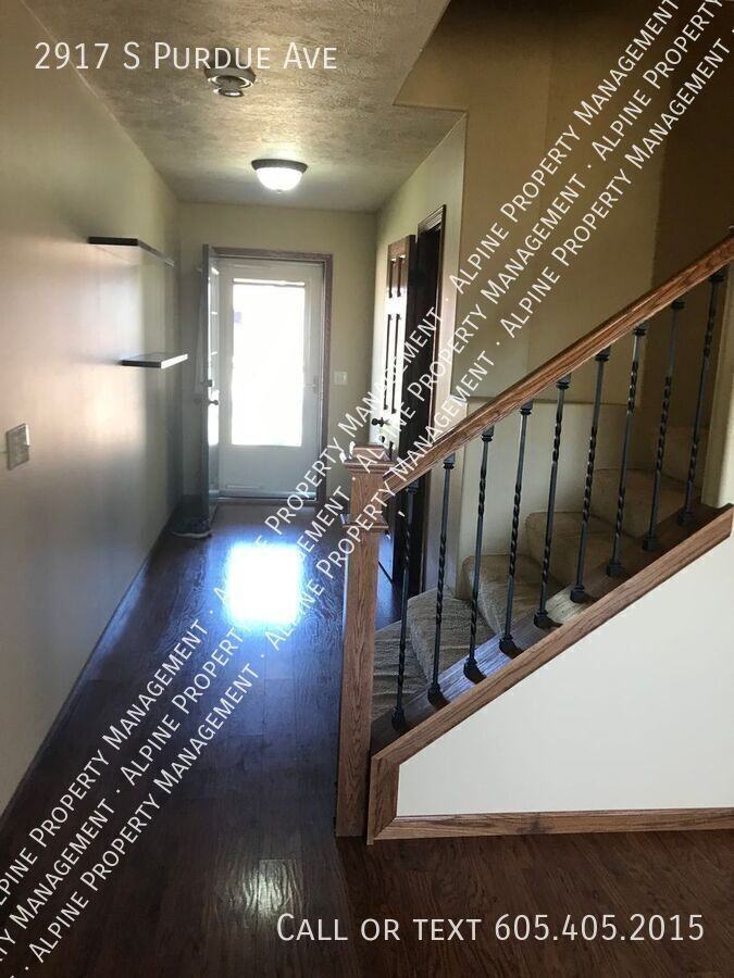 2917 S Purdue Ave - Photo 4 of 30