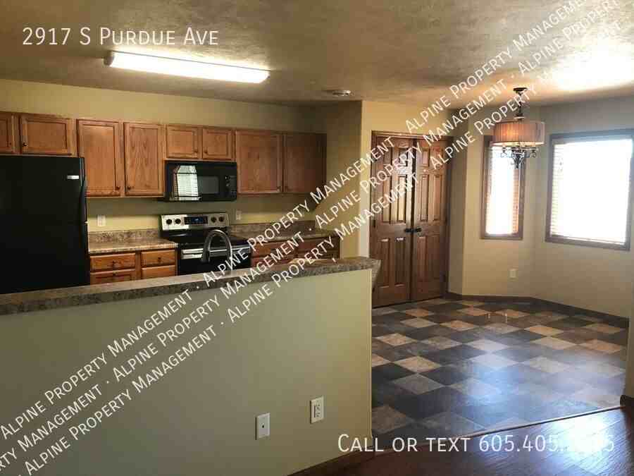 2917 S Purdue Ave - Photo 7 of 30