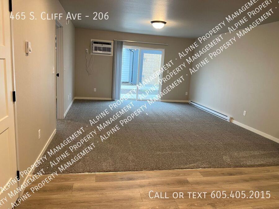 465 S Cliff Ave #206 - Photo 2 of 40
