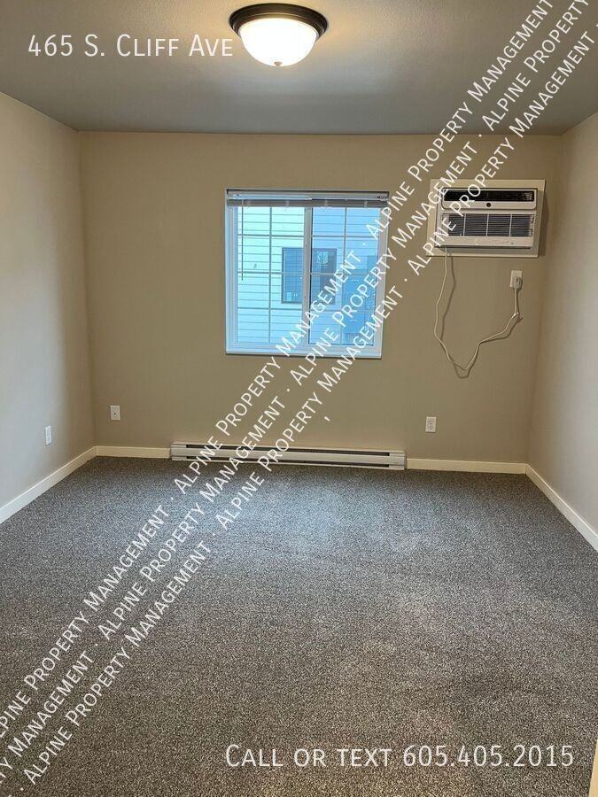 465 S Cliff Ave #206 - Photo 7 of 40