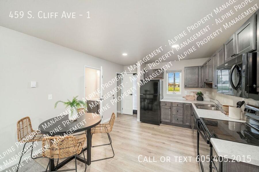 459 S Cliff Ave #1